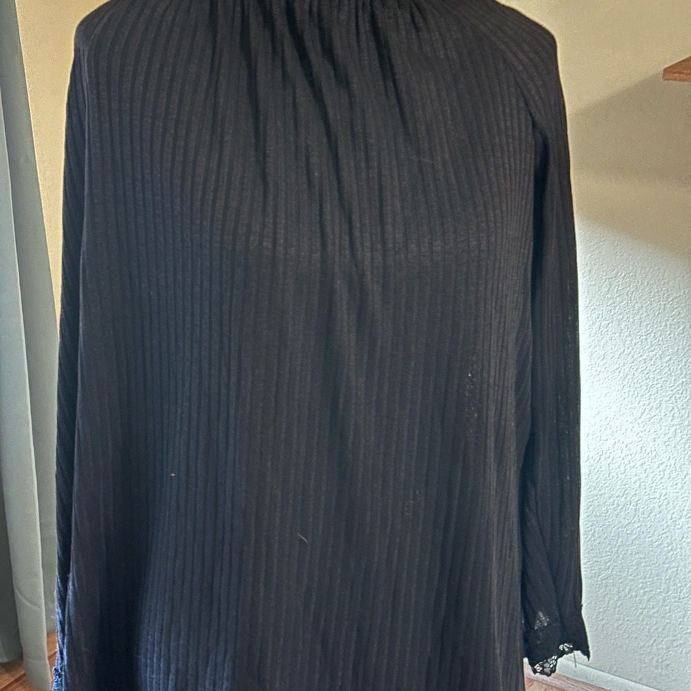 US size 26 black top
